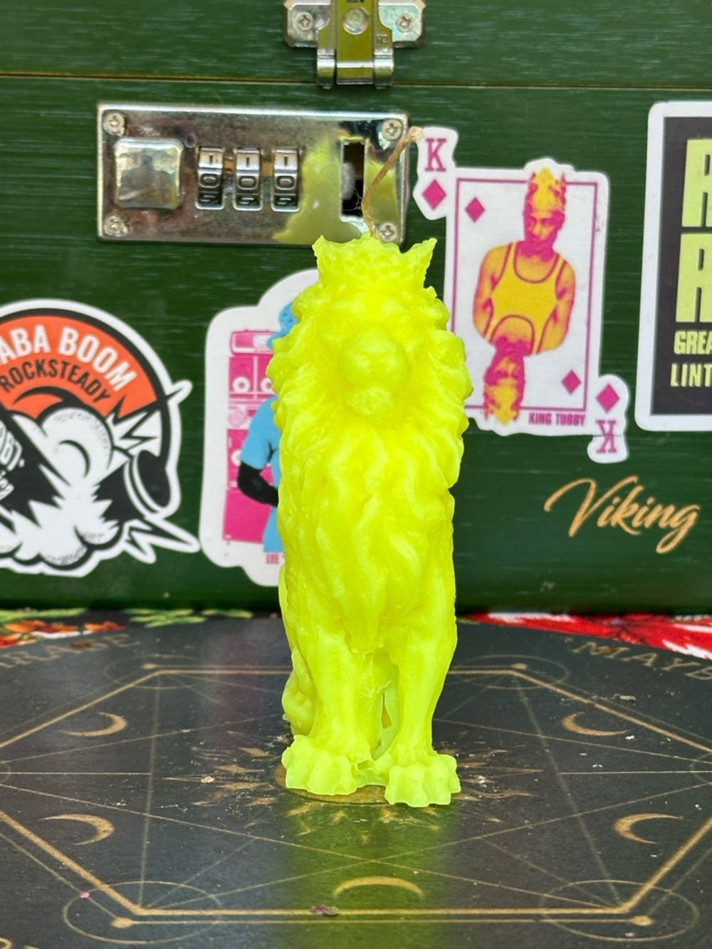 Neon Lion Candle – Handmade Fluorescent Lion
